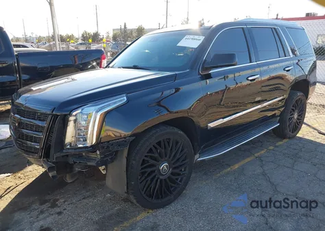 2015 Cadillac Escalade Luxury z USA, uszkodzony, nr VIN 1GYS3BKJ2FR227013